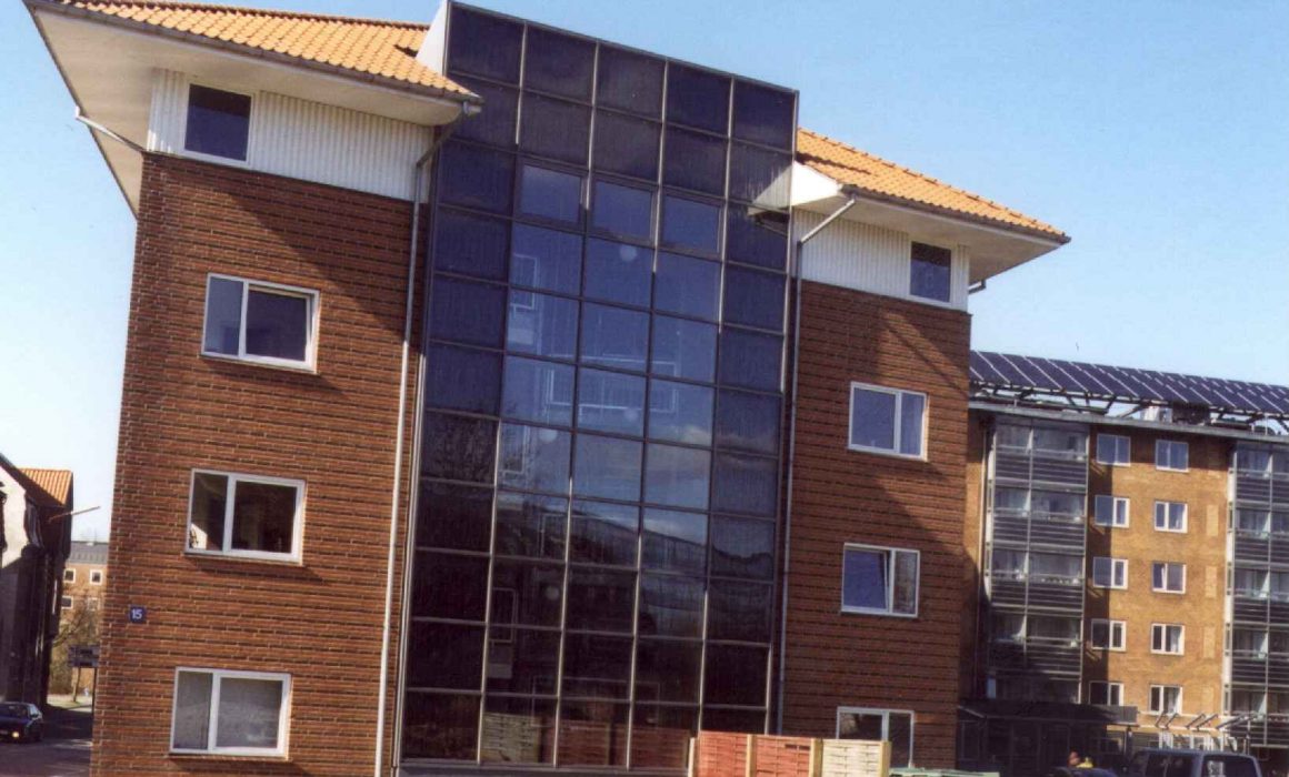 Batec Solar Heat Europe – Facade integrated collectors in larger residential building in Denmark