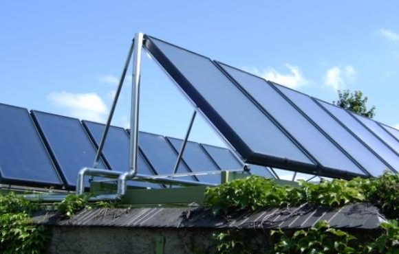 GASOKOL Solar Heat Europe – Collector field with on-roof collectors, installed on a rack