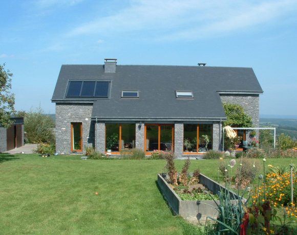 GASOKOL Solar Heat Europe – Roof-integrated flat plate collector on a detached house in Belgium