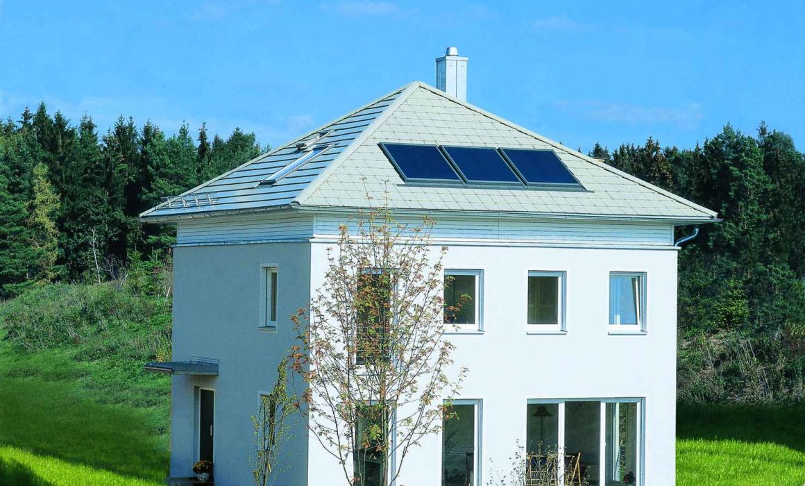 Velux Solar Heat Europe – Roof integrated flat plate collectors on house in Germany – Picture 4