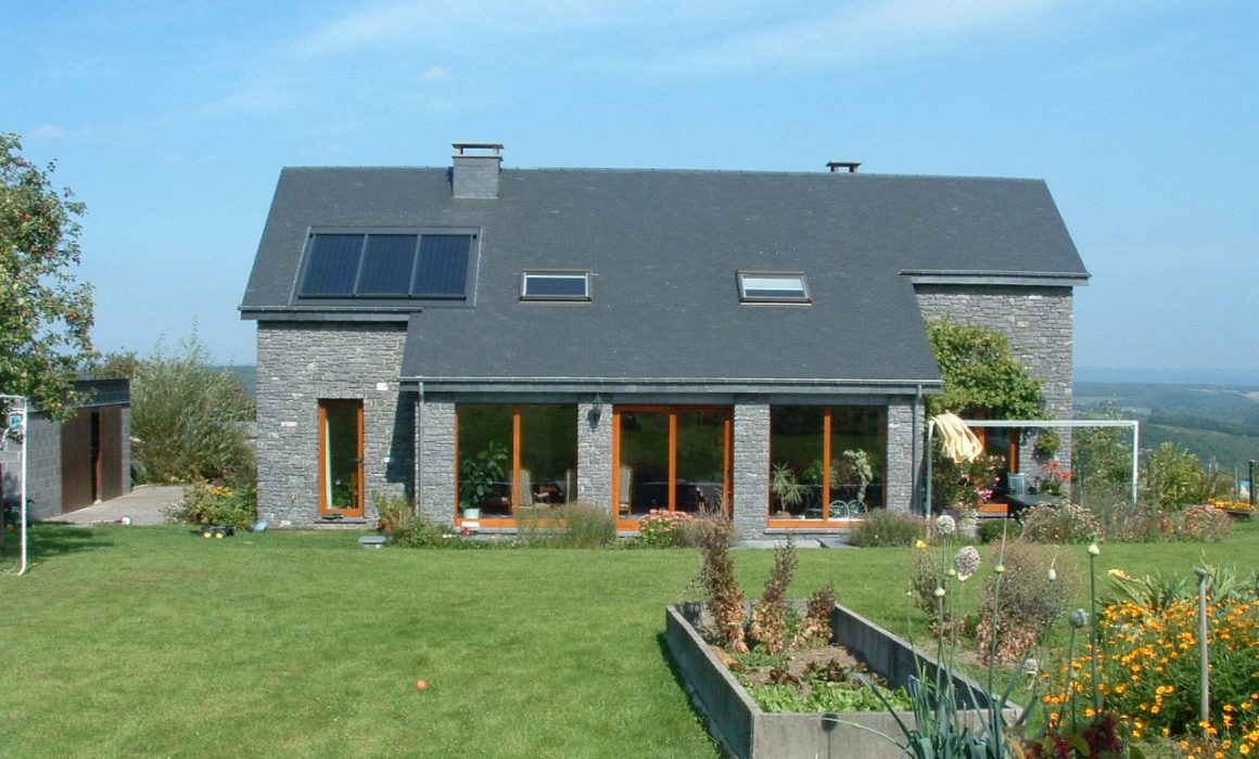 GASOKOL Solar Heat Europe – Roof-integrated flat plate collector on a detached house in Belgium